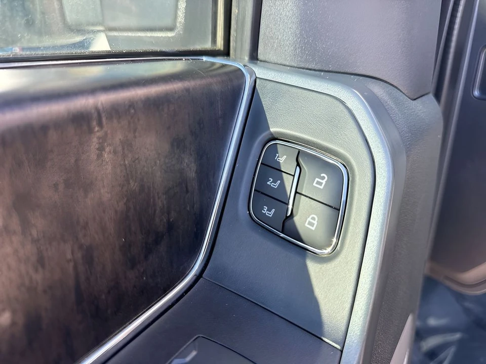 2023 Ford Super Duty 5th Gen - Image 11 of 21