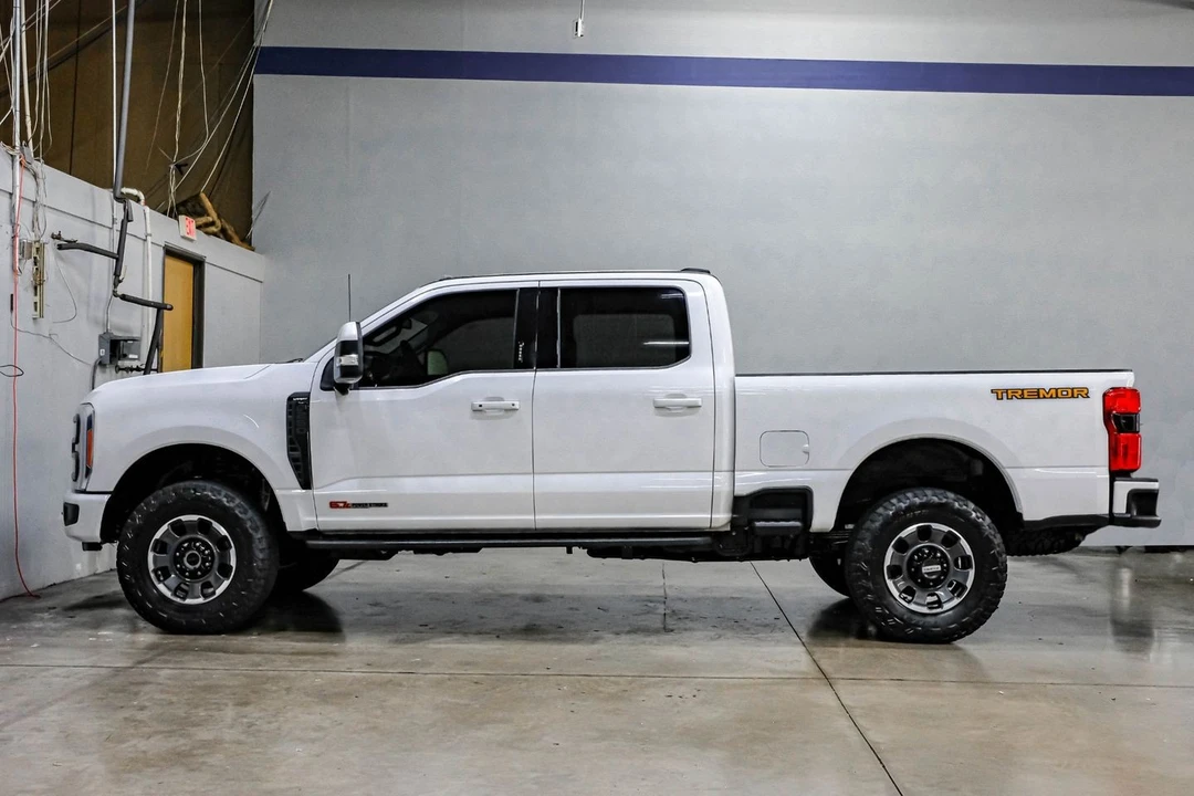2023 Ford Super Duty 5th Gen - Image 17 of 21