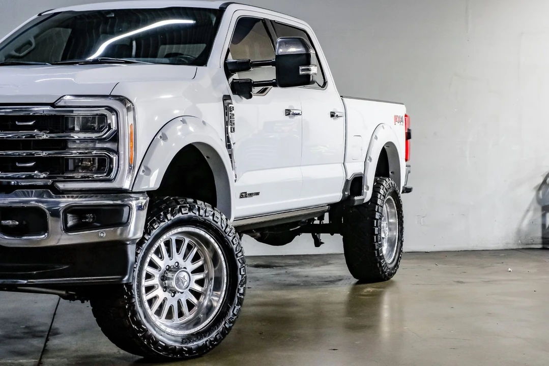 2023 Ford Super Duty 5th Gen - Image 10 of 12