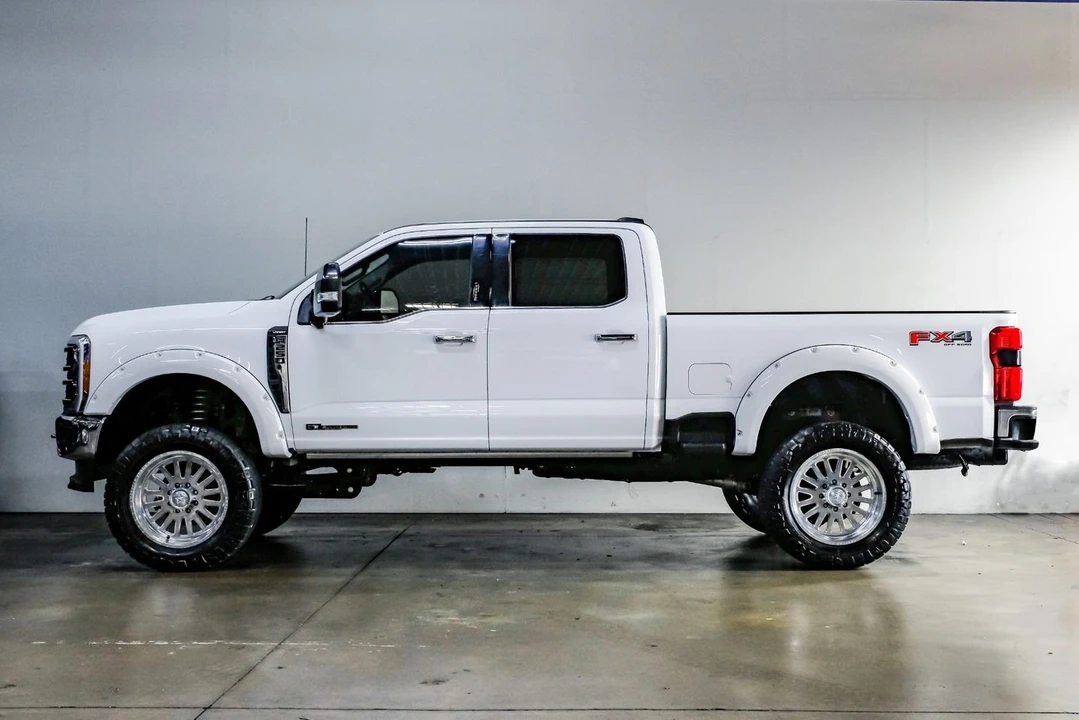 2023 Ford Super Duty 5th Gen - Image 16 of 21