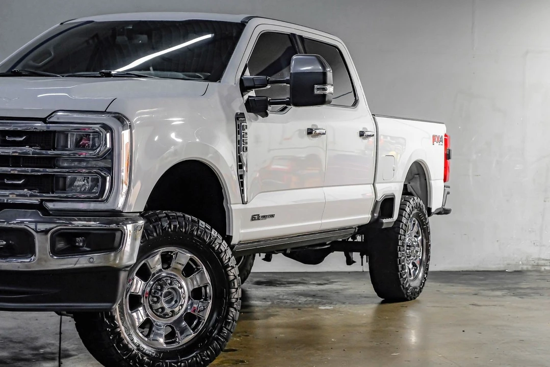 2023 Ford Super Duty 5th Gen - Image 10 of 12