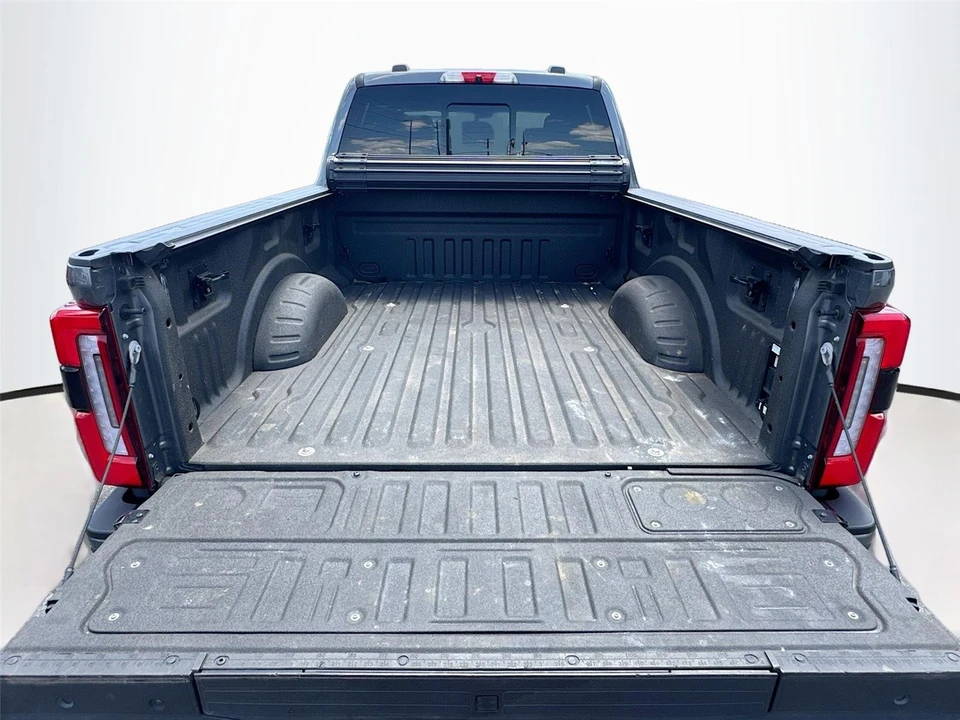 2023 Ford Super Duty 5th Gen - Image 19 of 31