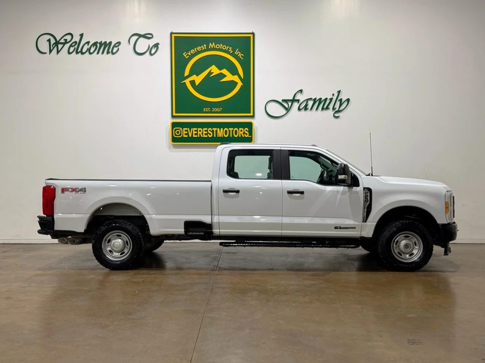 2023 Ford Super Duty 5th Gen - Image 2 of 31
