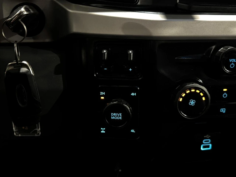 2023 Ford Super Duty 5th Gen - Image 27 of 31