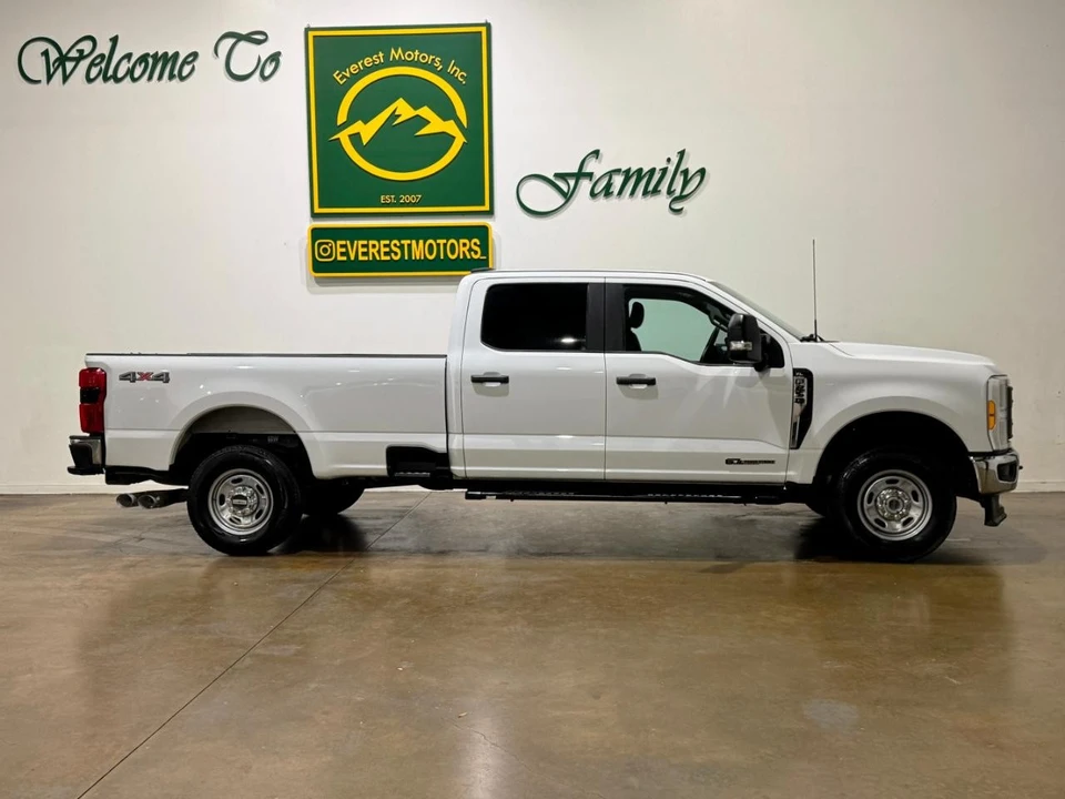 2023 Ford Super Duty 5th Gen - Image 2 of 12