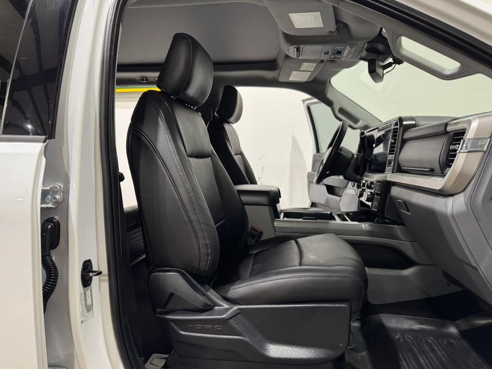 2023 Ford Super Duty 5th Gen - Image 15 of 31