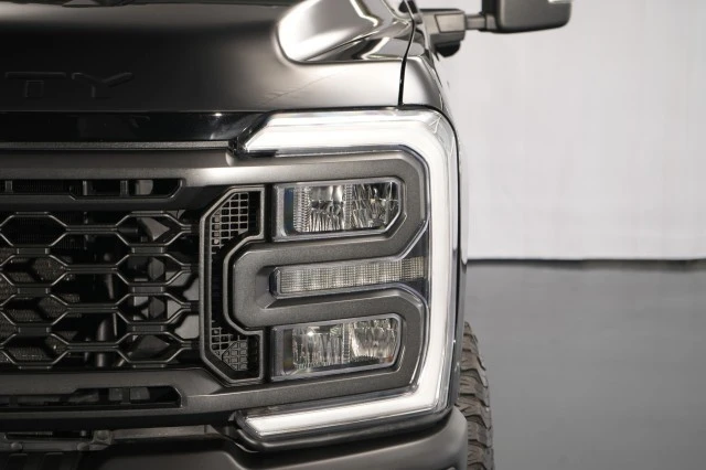 2023 Ford Super Duty 5th Gen - Image 13 of 31