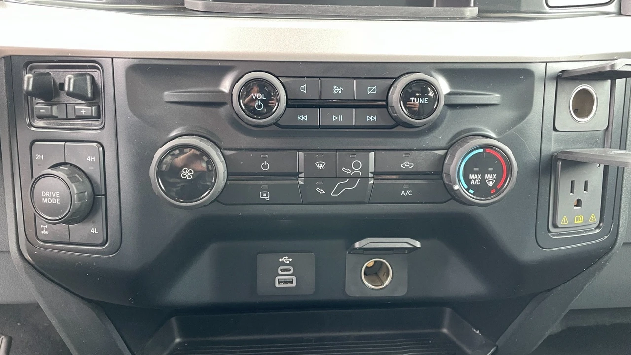 2023 Ford Super Duty 5th Gen - Image 13 of 21