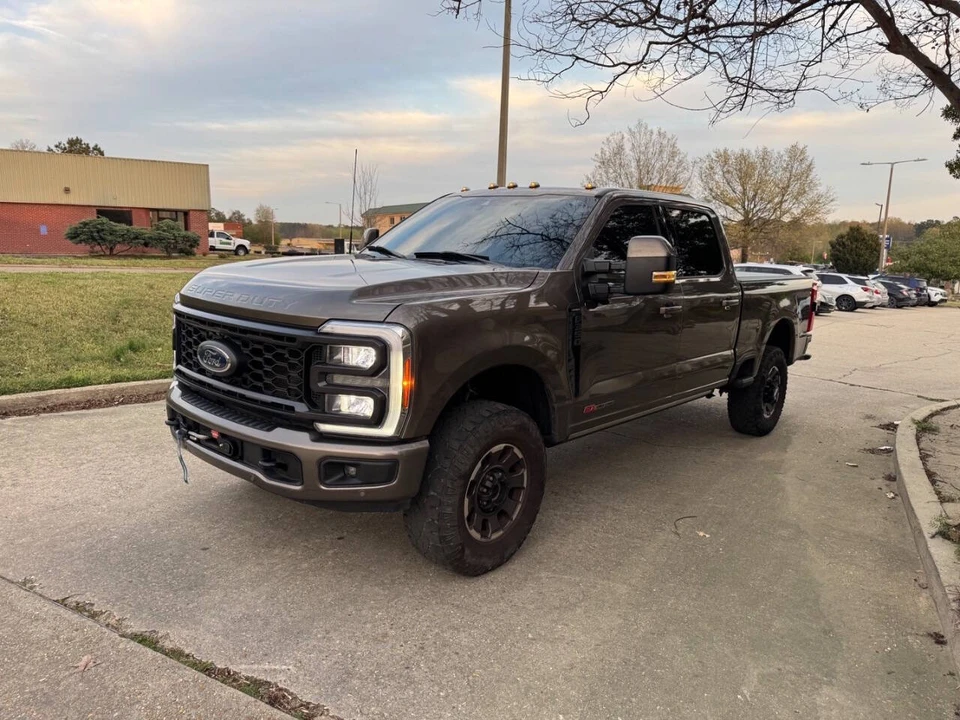 2023 Ford Super Duty 5th Gen - Image 2 of 21