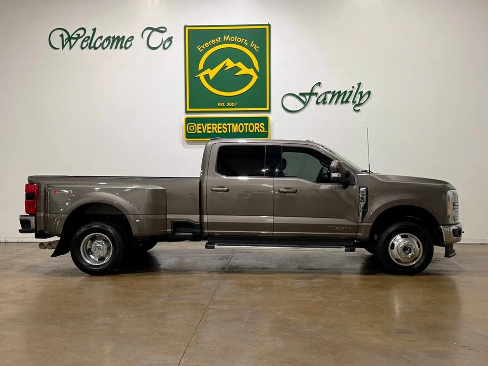 2023 Ford Super Duty 5th Gen - Image 2 of 31