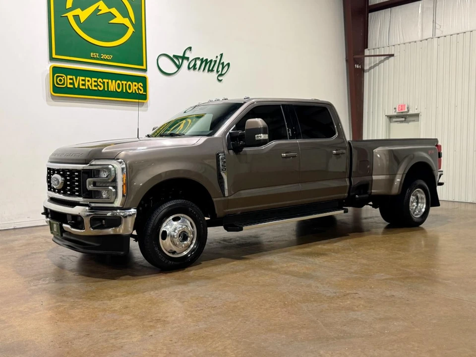 2023 Ford Super Duty 5th Gen - Image 5 of 31