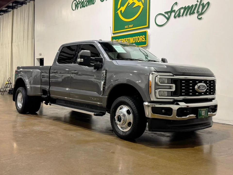 2023 Ford Super Duty 5th Gen - Image 2 of 31