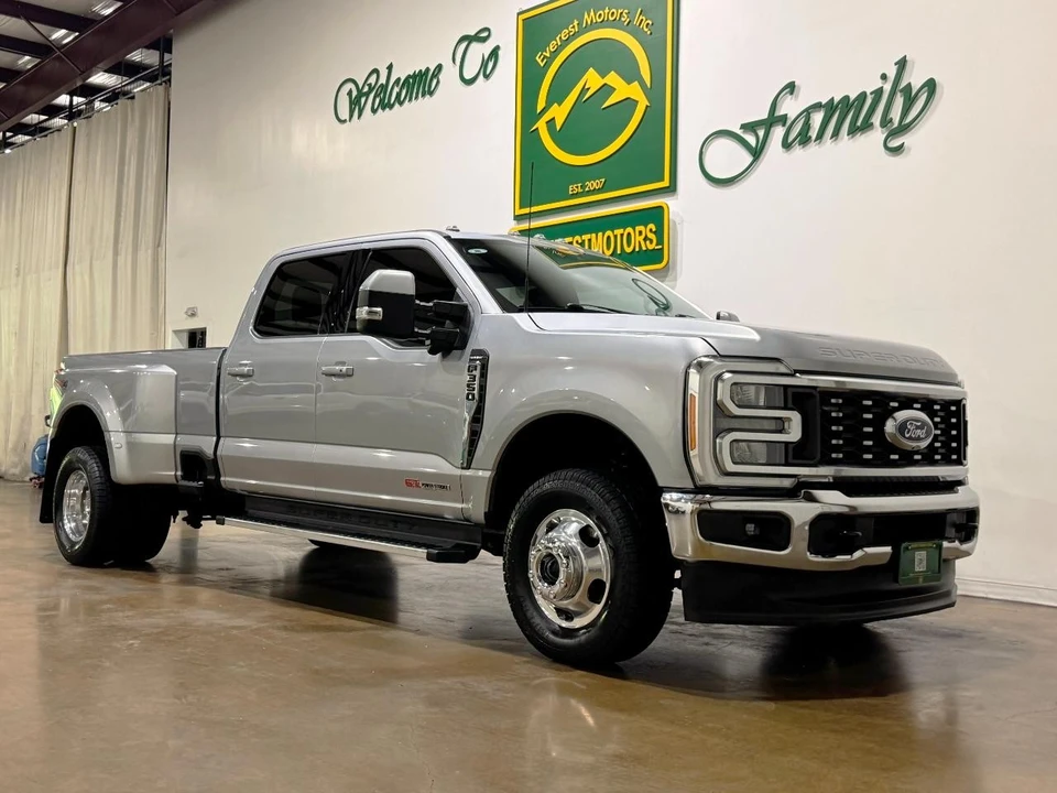 2023 Ford Super Duty 5th Gen - Image 2 of 31