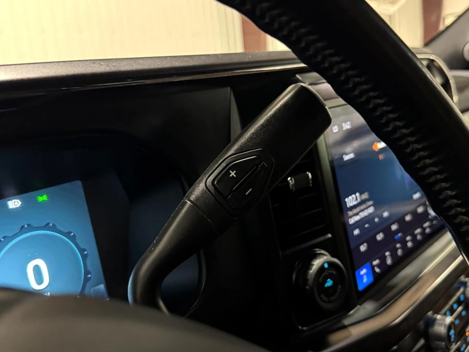 2023 Ford Super Duty 5th Gen - Image 25 of 31