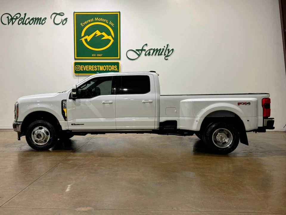2023 Ford Super Duty 5th Gen - Image 2 of 31
