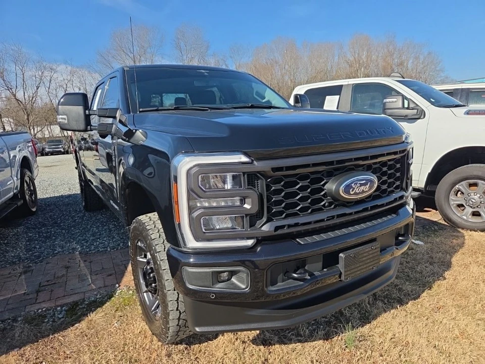 2023 Ford Super Duty 5th Gen - Image 2 of 5