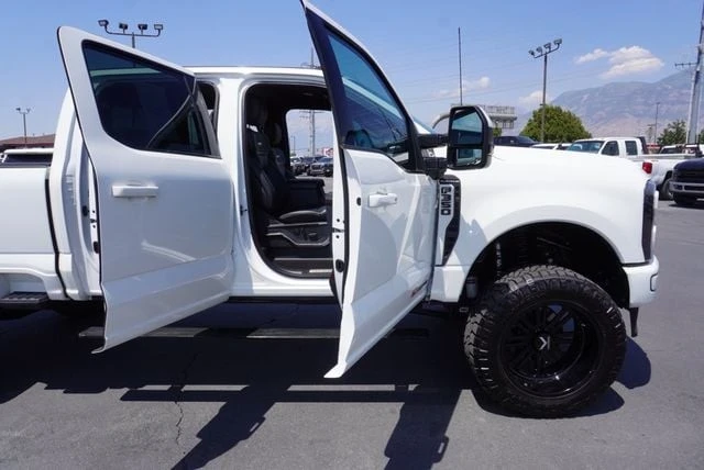 2023 Ford Super Duty 5th Gen - Image 28 of 31