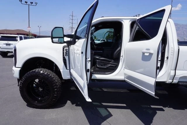 2023 Ford Super Duty 5th Gen - Image 25 of 31