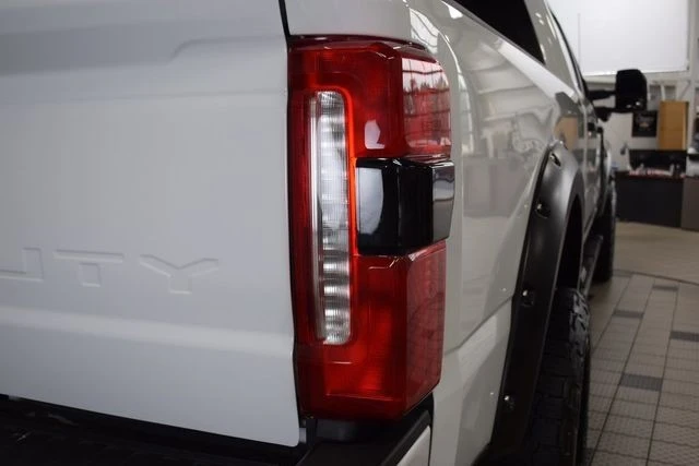 2023 Ford Super Duty 5th Gen - Image 17 of 31