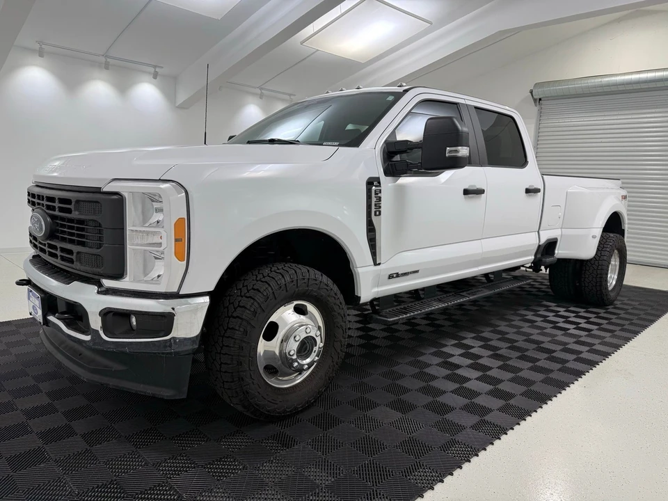 2023 Ford Super Duty 5th Gen - Image 3 of 21