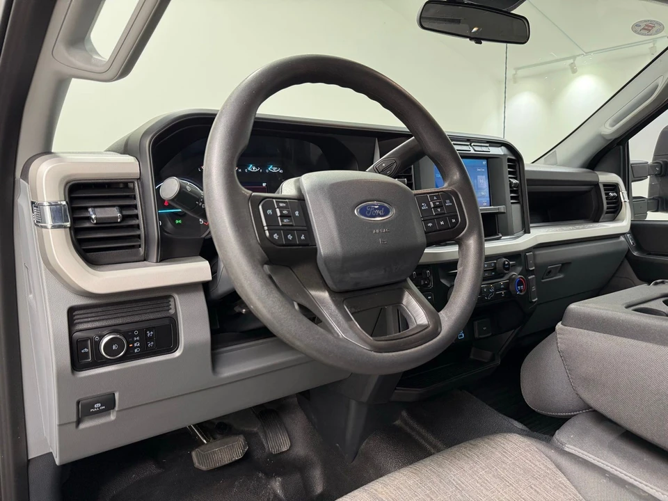 2023 Ford Super Duty 5th Gen - Image 15 of 21