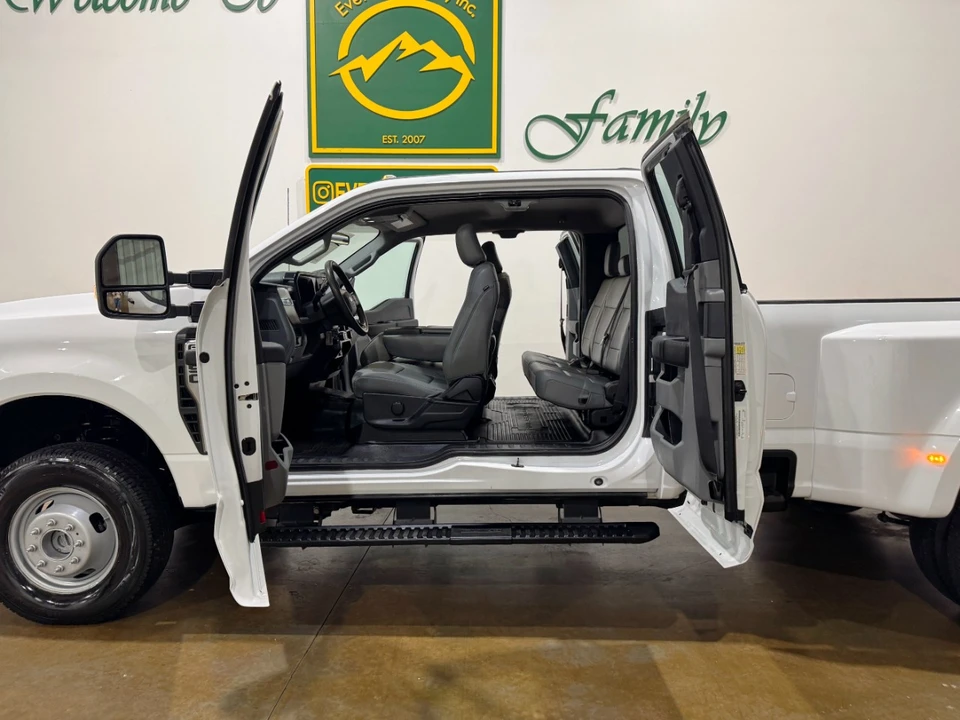2023 Ford Super Duty 5th Gen - Image 10 of 12
