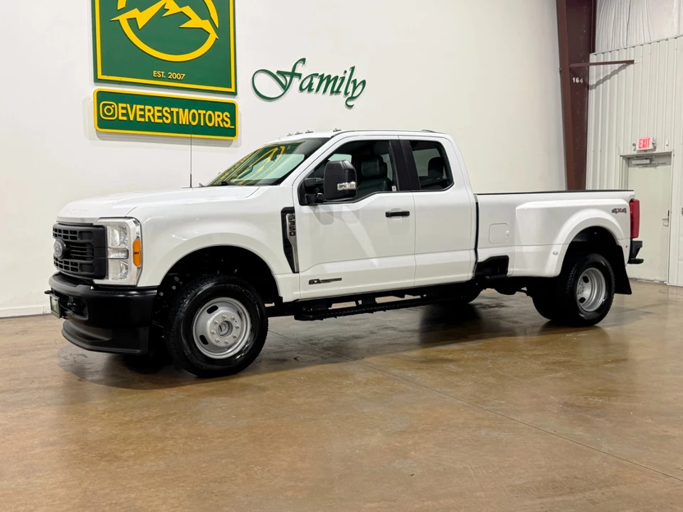 2023 Ford Super Duty 5th Gen - Image 3 of 12