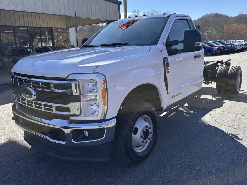 2023 Ford Super Duty 5th Gen - Image 2 of 21