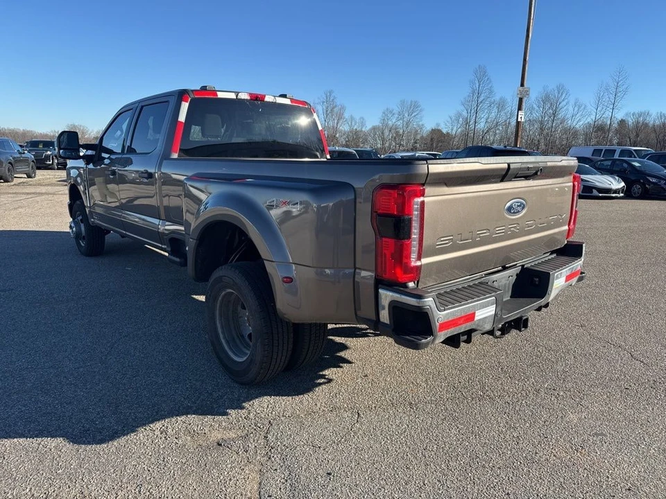 2023 Ford Super Duty 5th Gen - Image 2 of 7