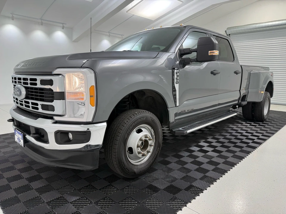 2023 Ford Super Duty 5th Gen - Image 3 of 21