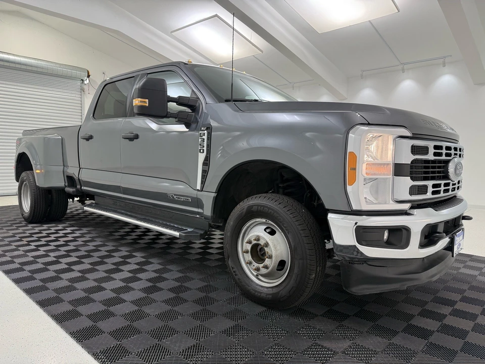 2023 Ford Super Duty 5th Gen - Image 3 of 12