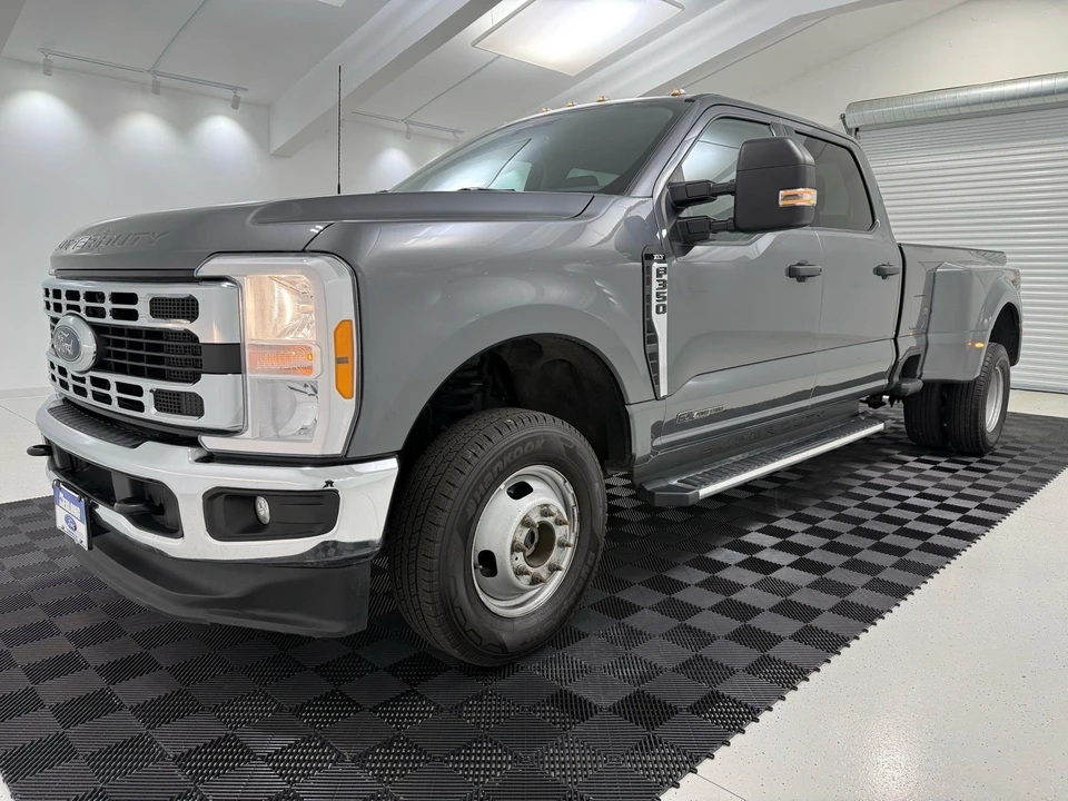 2023 Ford Super Duty 5th Gen - Image 3 of 21