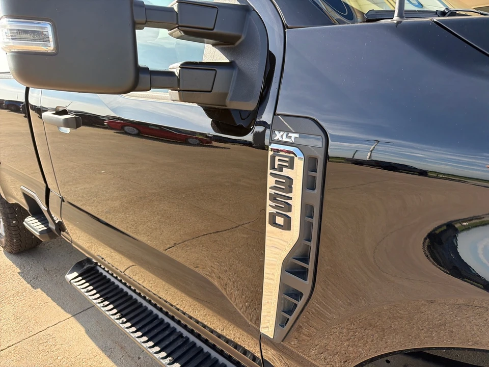 2023 Ford Super Duty 5th Gen - Image 4 of 31