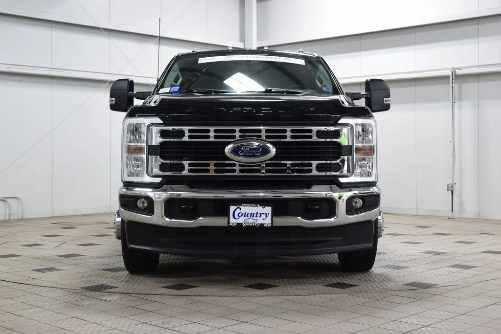 2023 Ford Super Duty 5th Gen - Image 2 of 12