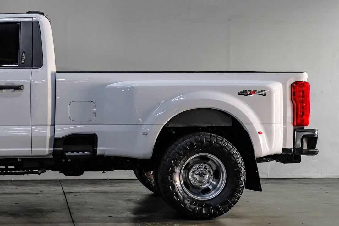 2023 Ford Super Duty 5th Gen - Image 18 of 21