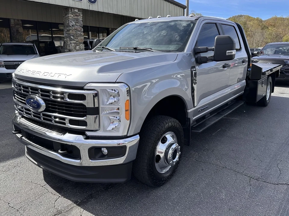 2023 Ford Super Duty 5th Gen - Image 2 of 12