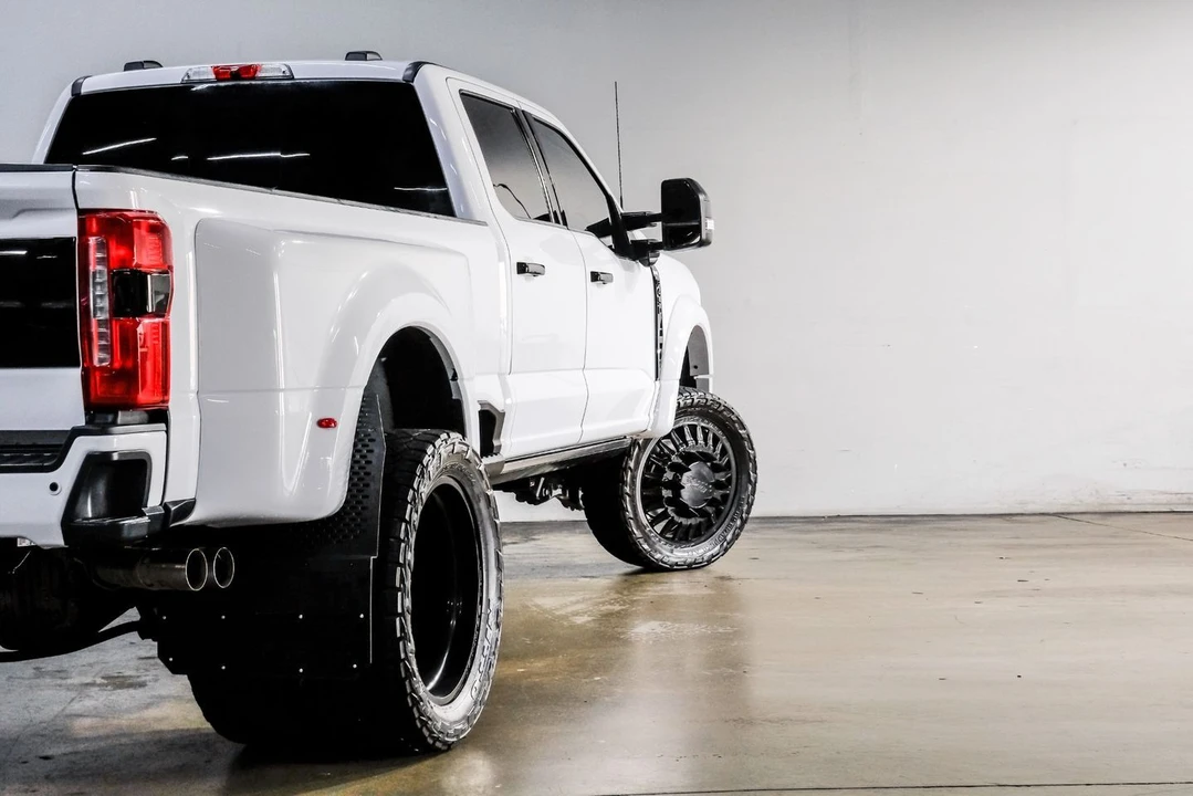 2023 Ford Super Duty 5th Gen - Image 13 of 21