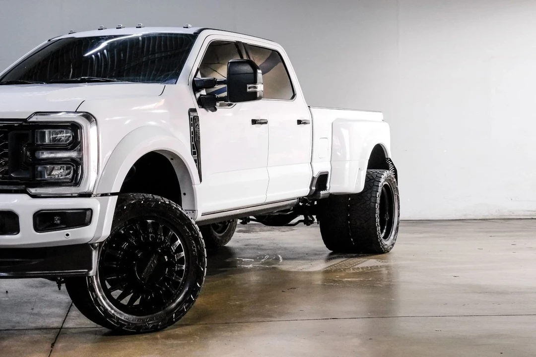 2023 Ford Super Duty 5th Gen - Image 10 of 12