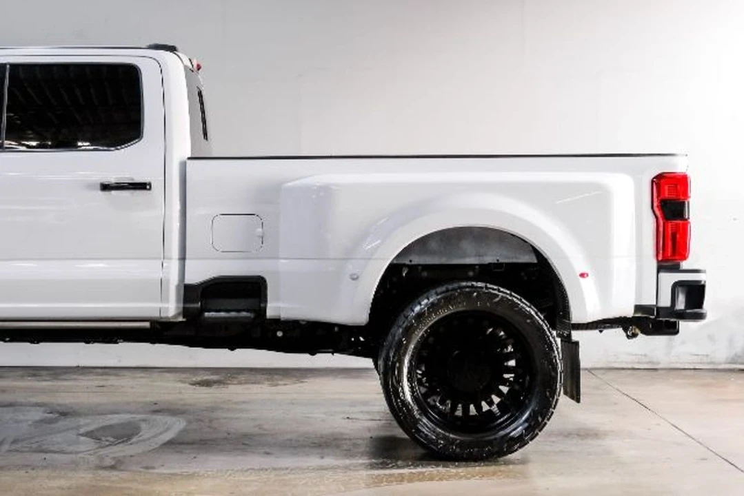 2023 Ford Super Duty 5th Gen - Image 18 of 21