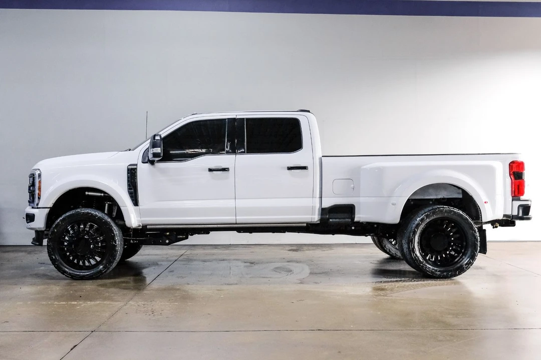 2023 Ford Super Duty 5th Gen - Image 16 of 21
