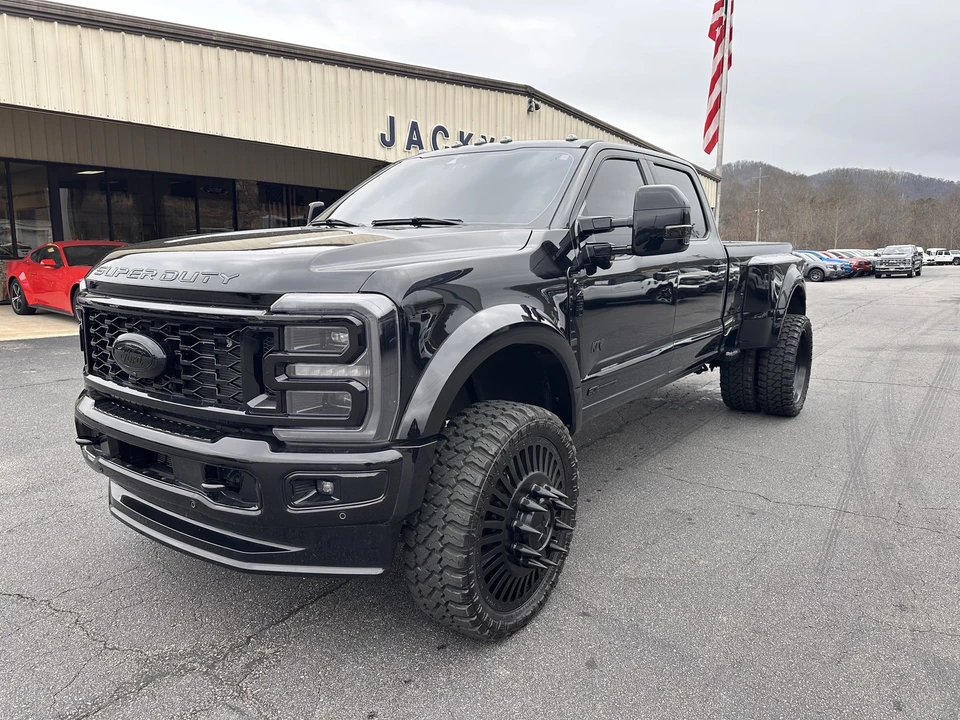 2023 Ford Super Duty 5th Gen - Image 2 of 12