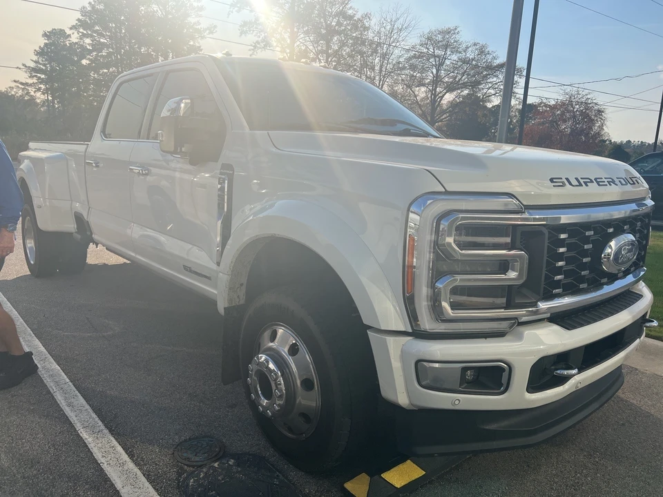 2023 Ford Super Duty 5th Gen - Image 3 of 10