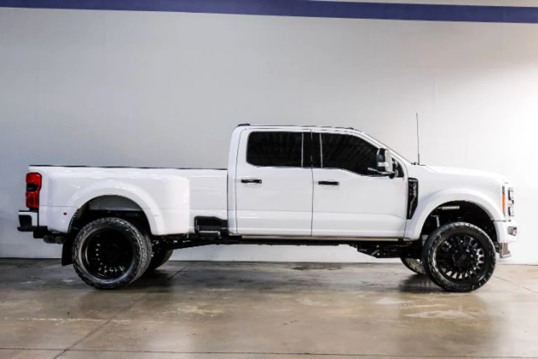2023 Ford Super Duty 5th Gen - Image 10 of 12