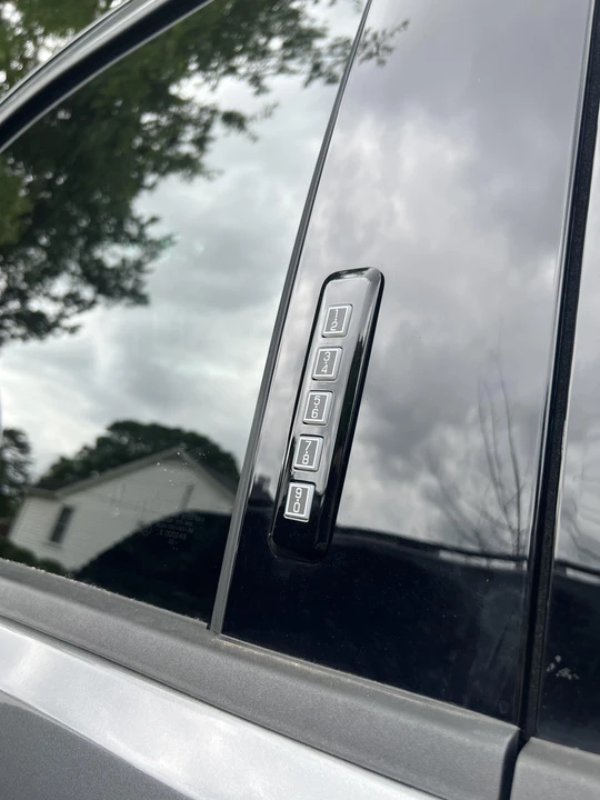 2023 Ford Super Duty 5th Gen - Image 15 of 31