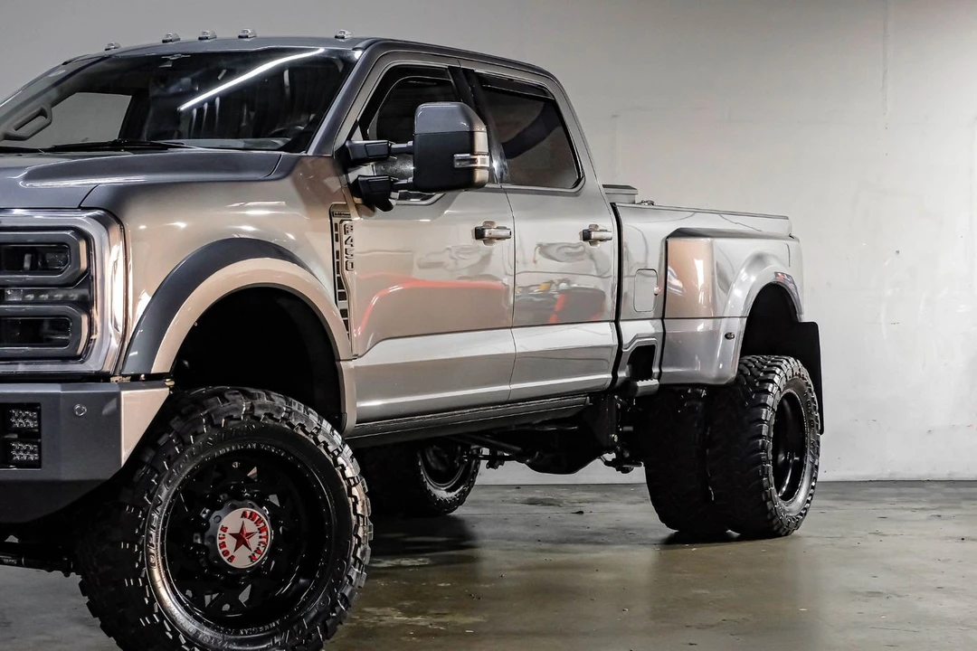 2023 Ford Super Duty 5th Gen - Image 10 of 12