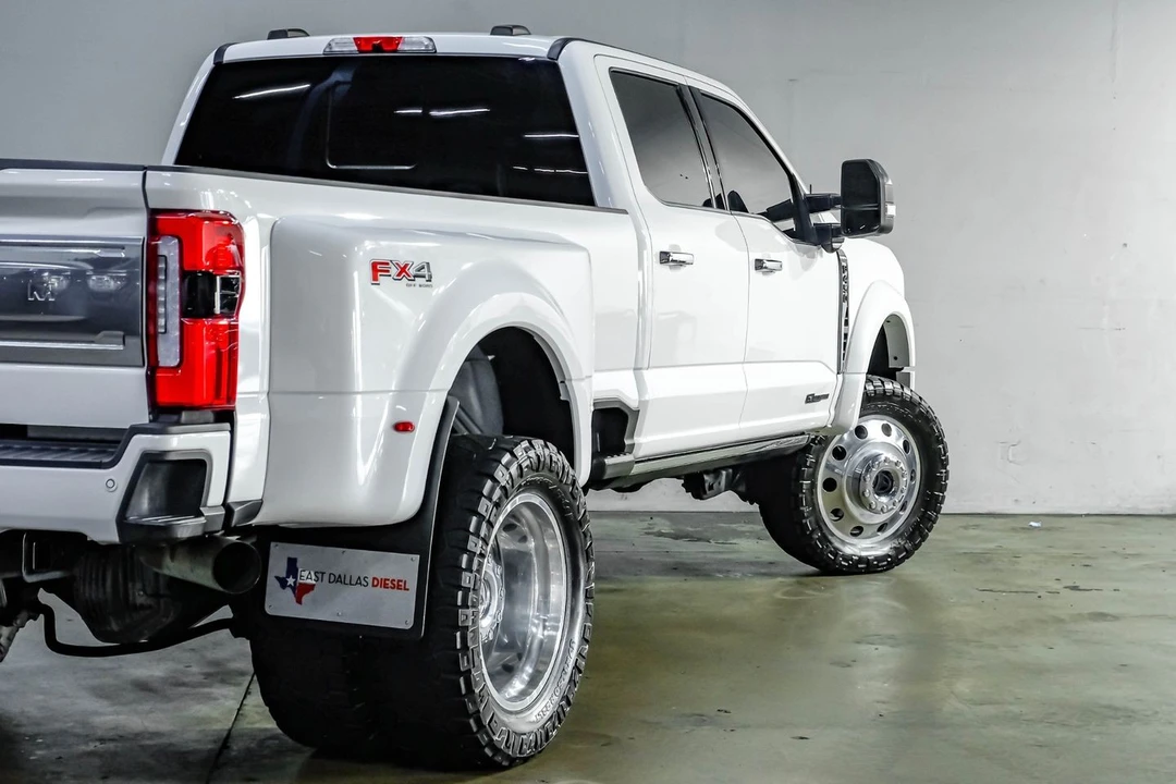 2023 Ford Super Duty 5th Gen - Image 14 of 31
