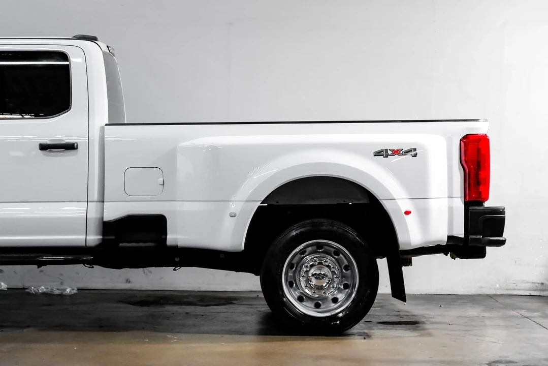 2023 Ford Super Duty 5th Gen - Image 18 of 21