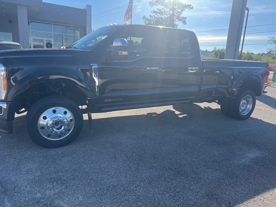 2023 Ford Super Duty 5th Gen - Image 2 of 10