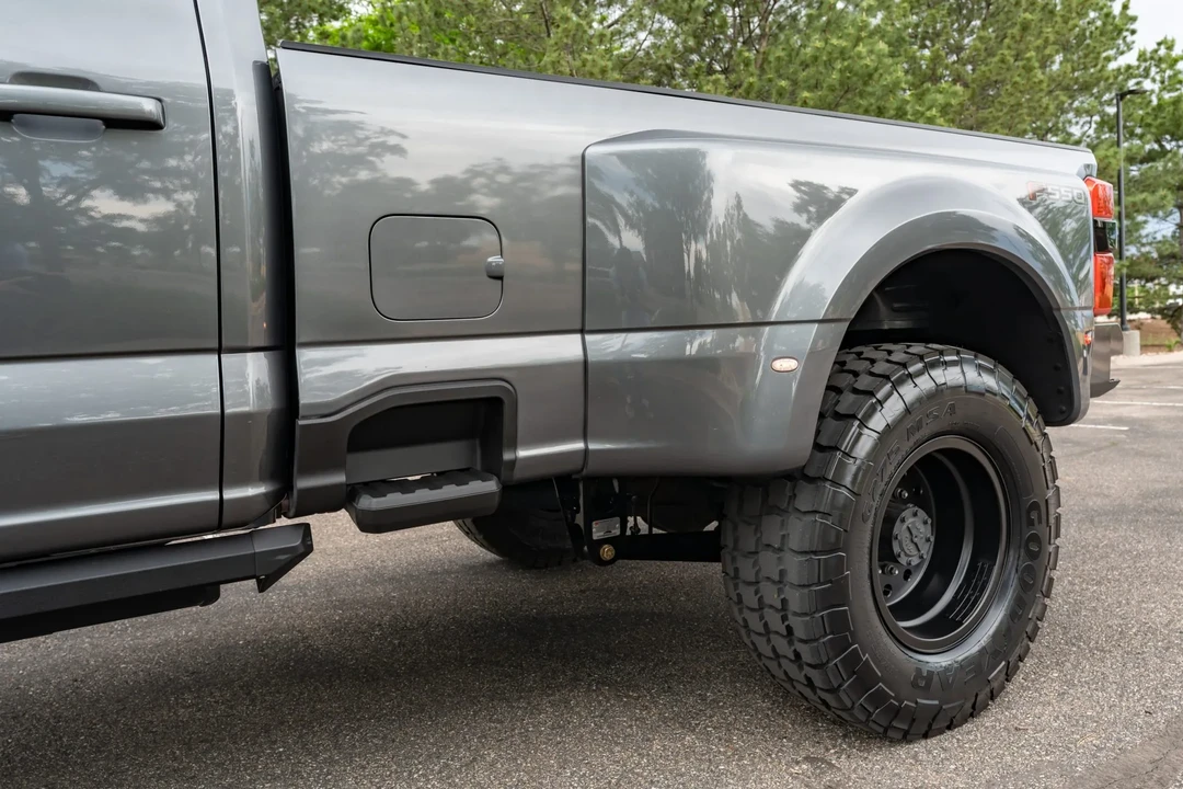 2023 Ford Super Duty 5th Gen - Image 28 of 31