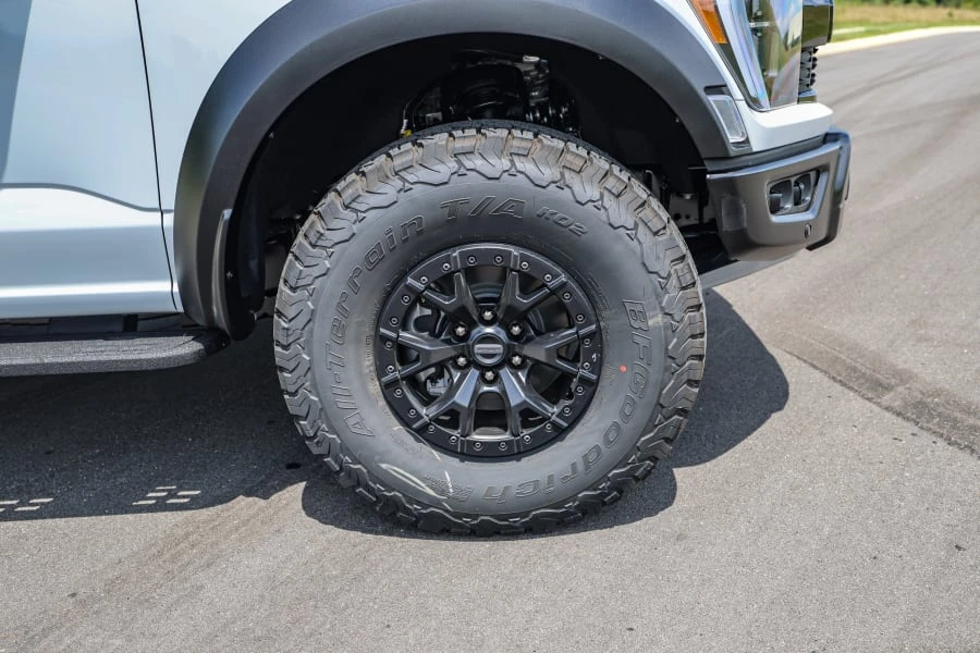 2023 Ford F-150 Raptor 14th Gen - Image 30 of 31